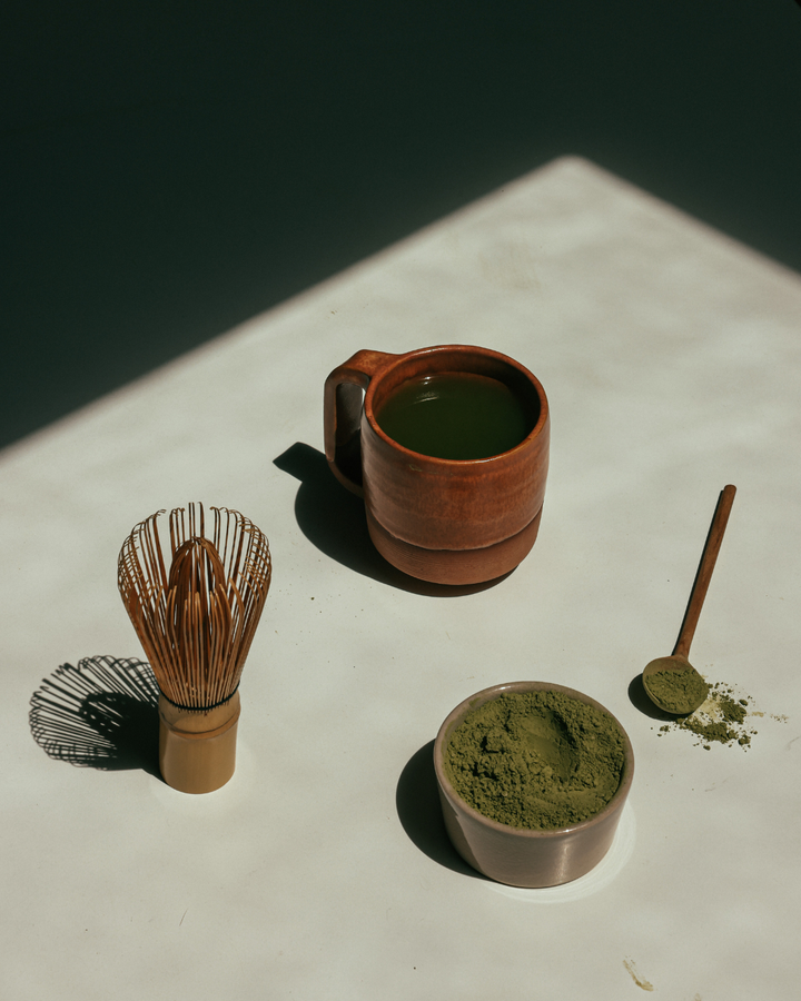 Co to jest L-teanina i dlaczego matcha uspokaja lepiej niż inne napoje?