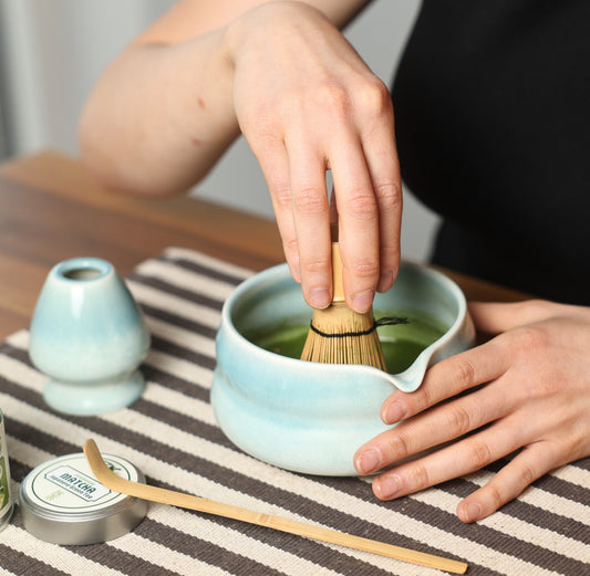 Kai Matcha Set aus Keramik im minimalistischen Stil – mit kulinarischem Matcha